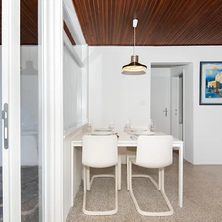 Beachfront House Sanja Vakantiehuis