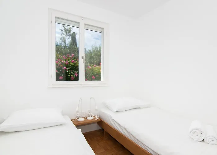 Beachfront House Sanja