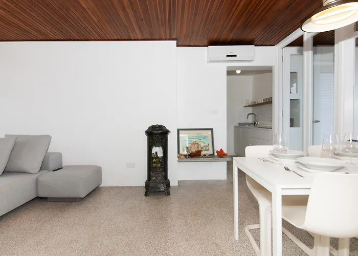 Vakantiehuis Beachfront House Sanja *